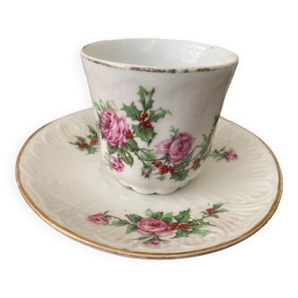 Tasse et soucoupe décor roses et houx