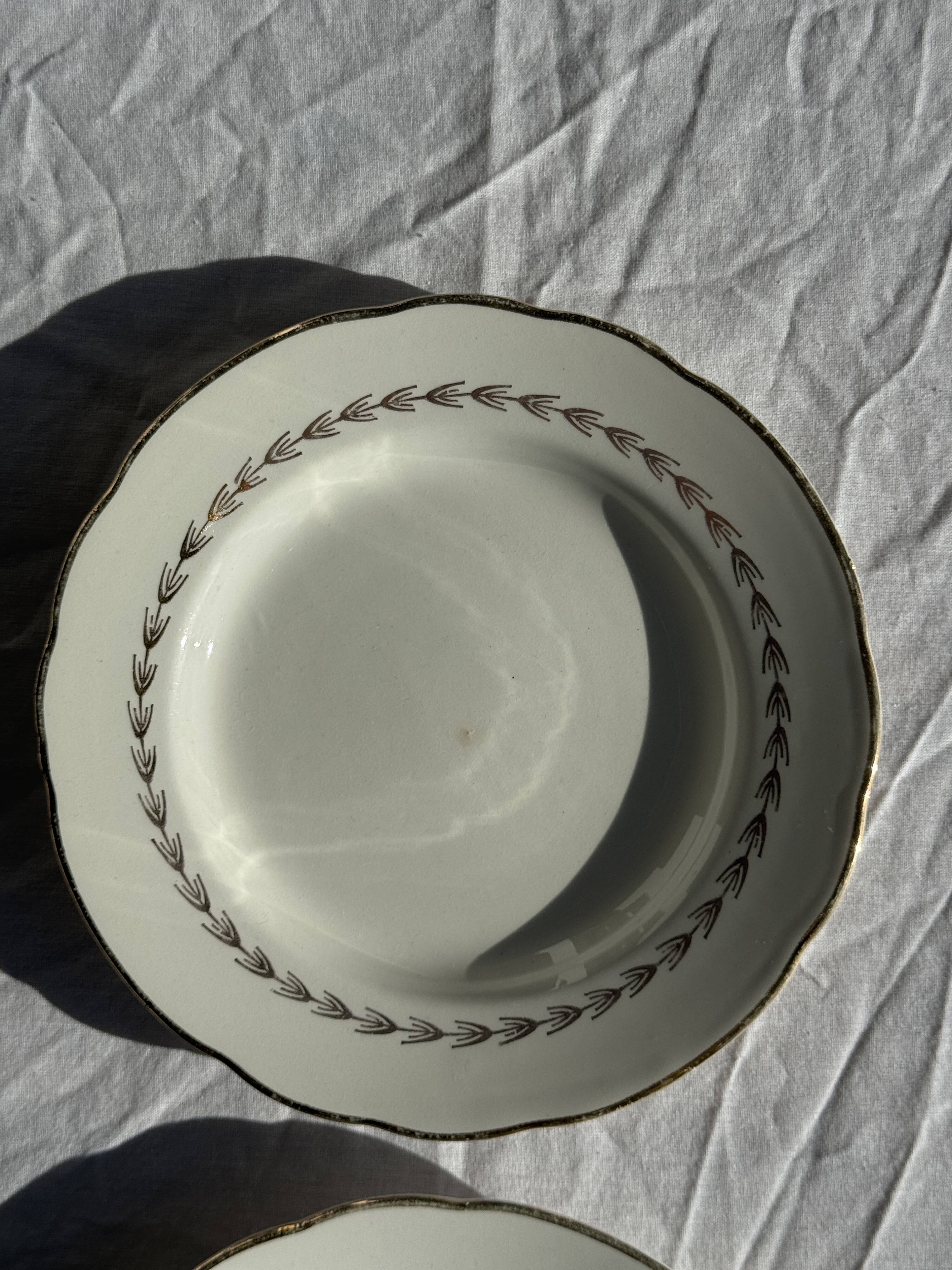 Set of 2 dessert plates with gold trim Gien Quimper D19