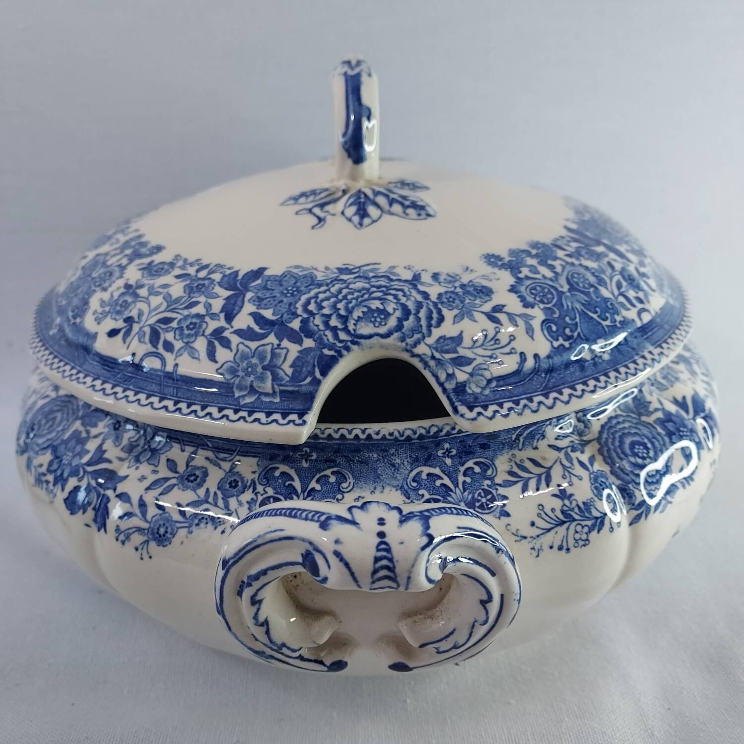 Villeroy & Boch "Burgenland" Soup Tureen in Blue Earthenware - Collectible Condition