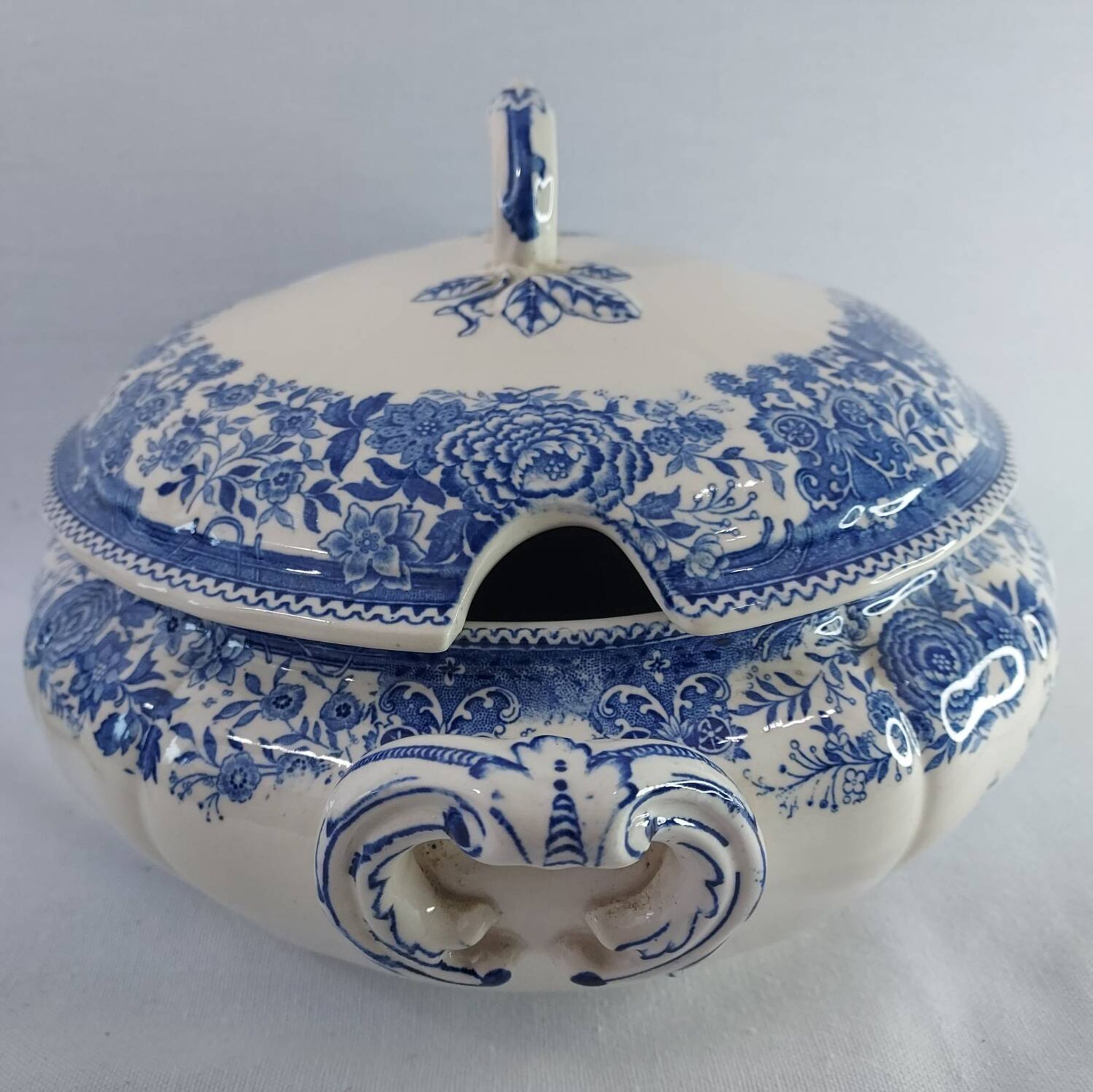 Villeroy & Boch "Burgenland" Soup Tureen in Blue Earthenware - Collectible Condition