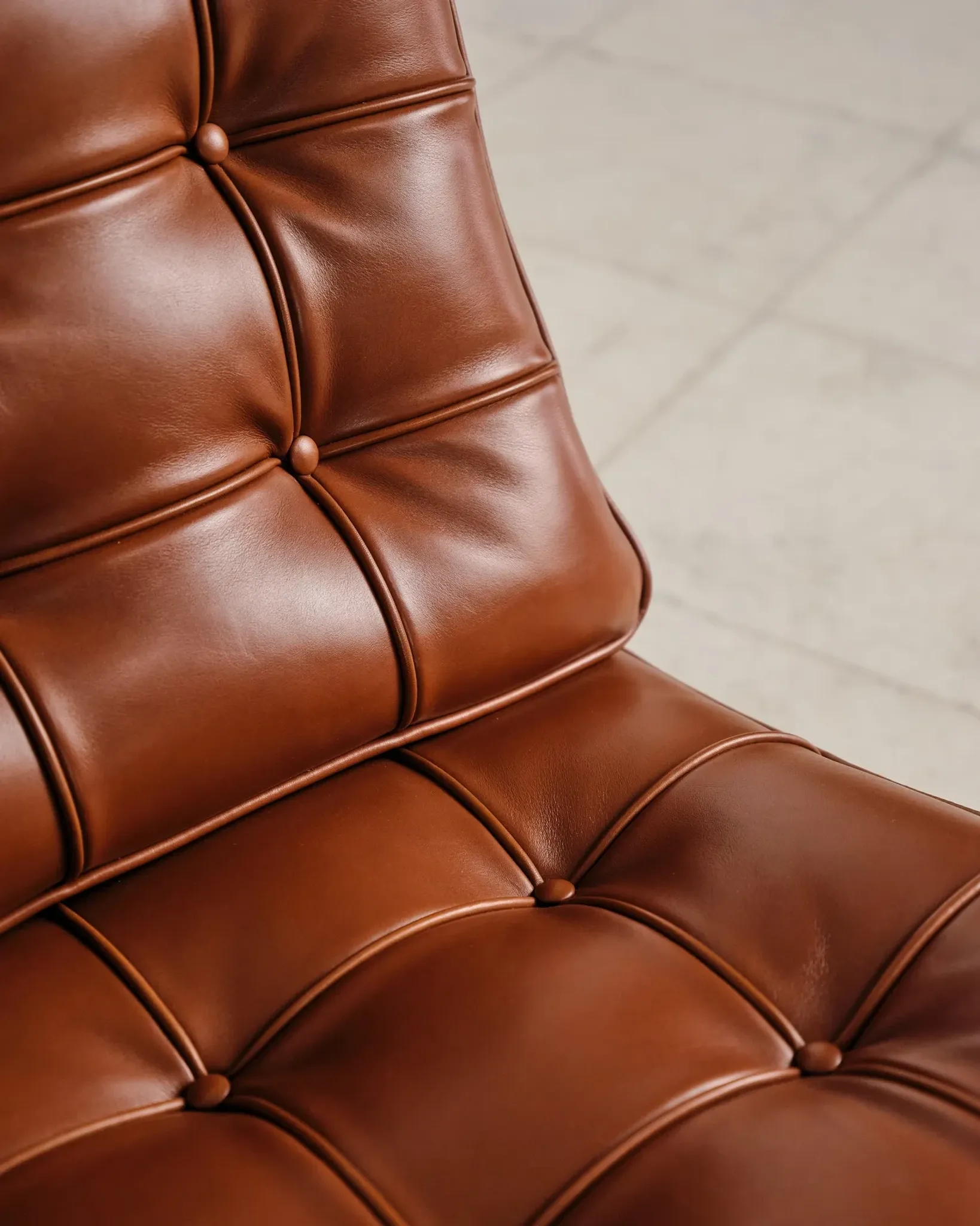 Barcelona chair in leather by Mies van der Rohe, Knoll International