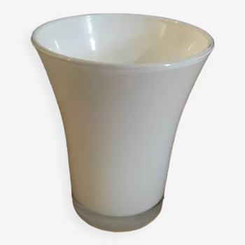 Vase en verre blanc tulipe