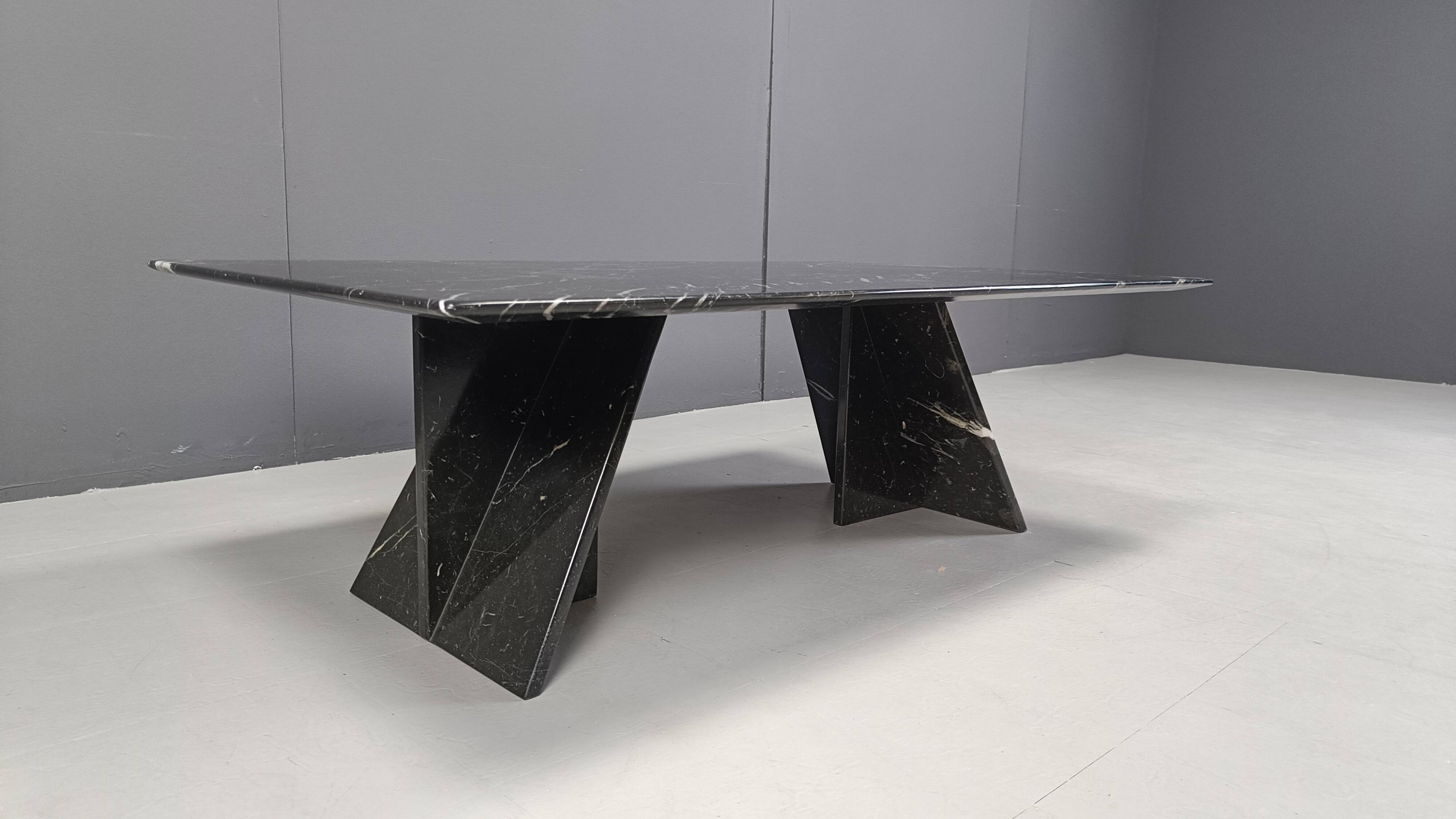 Table basse vintage en marbre noir, 1970