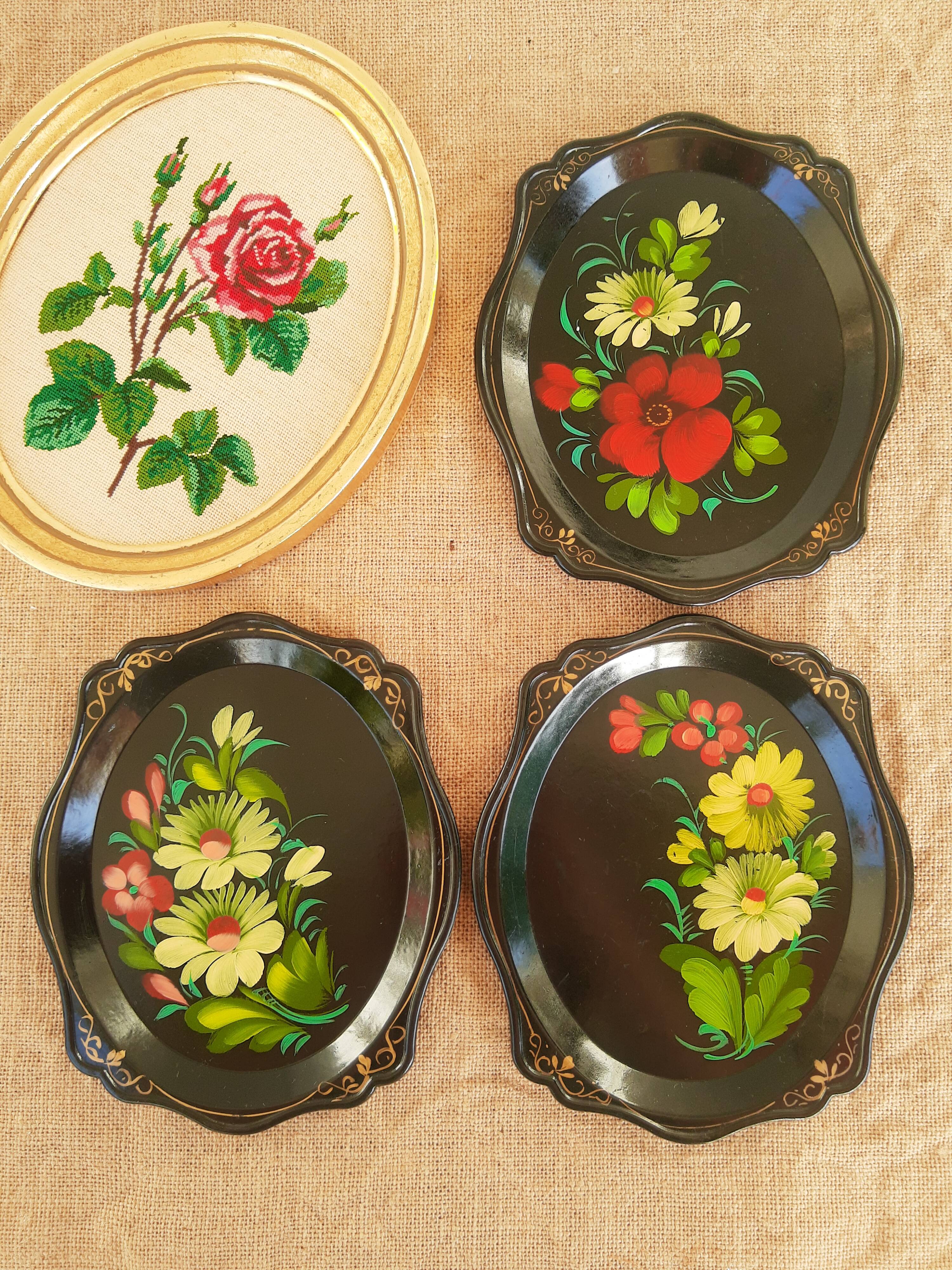 Set of 3 plastic trays vintage Russian flowers