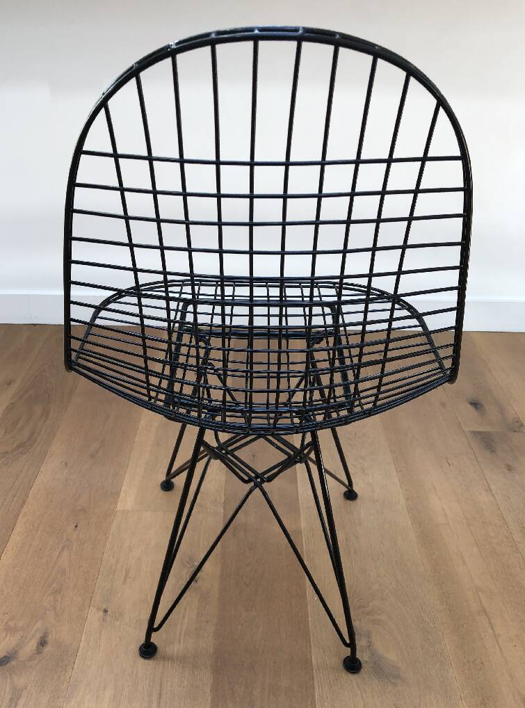 Set of 4 vintage black Eames chairs