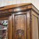 Armoire de chambre à glace d'époque Art déco en noyer et loupe d'orme