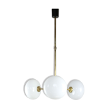 Lustre en laiton et verre opalin du milieu du siècle