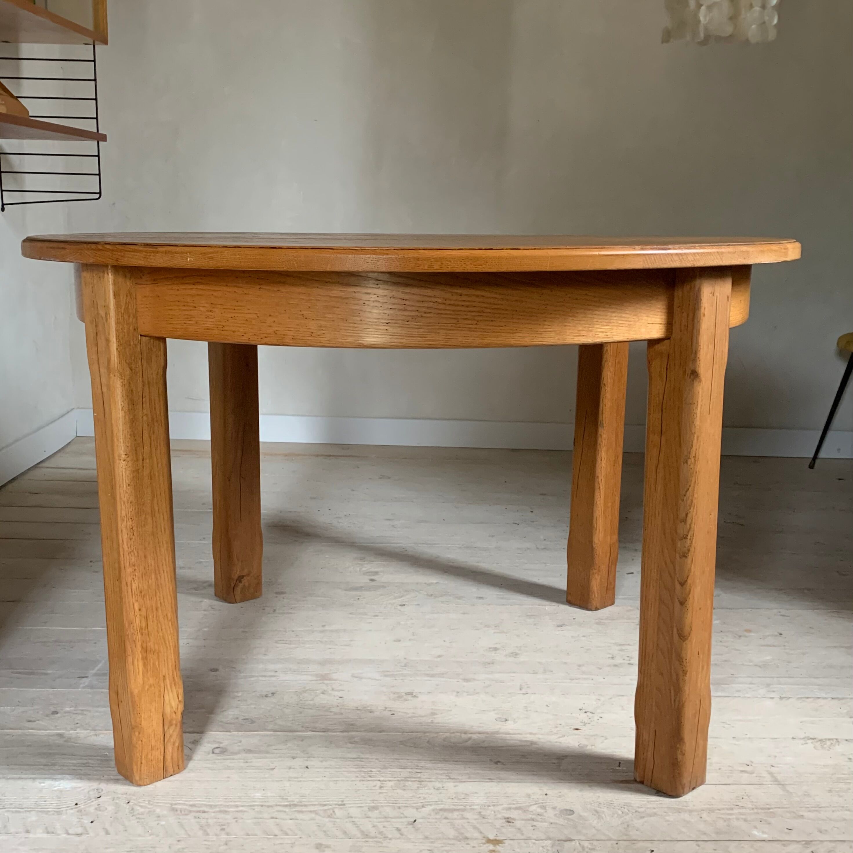 Table ronde de ferme en chêne massif vintage