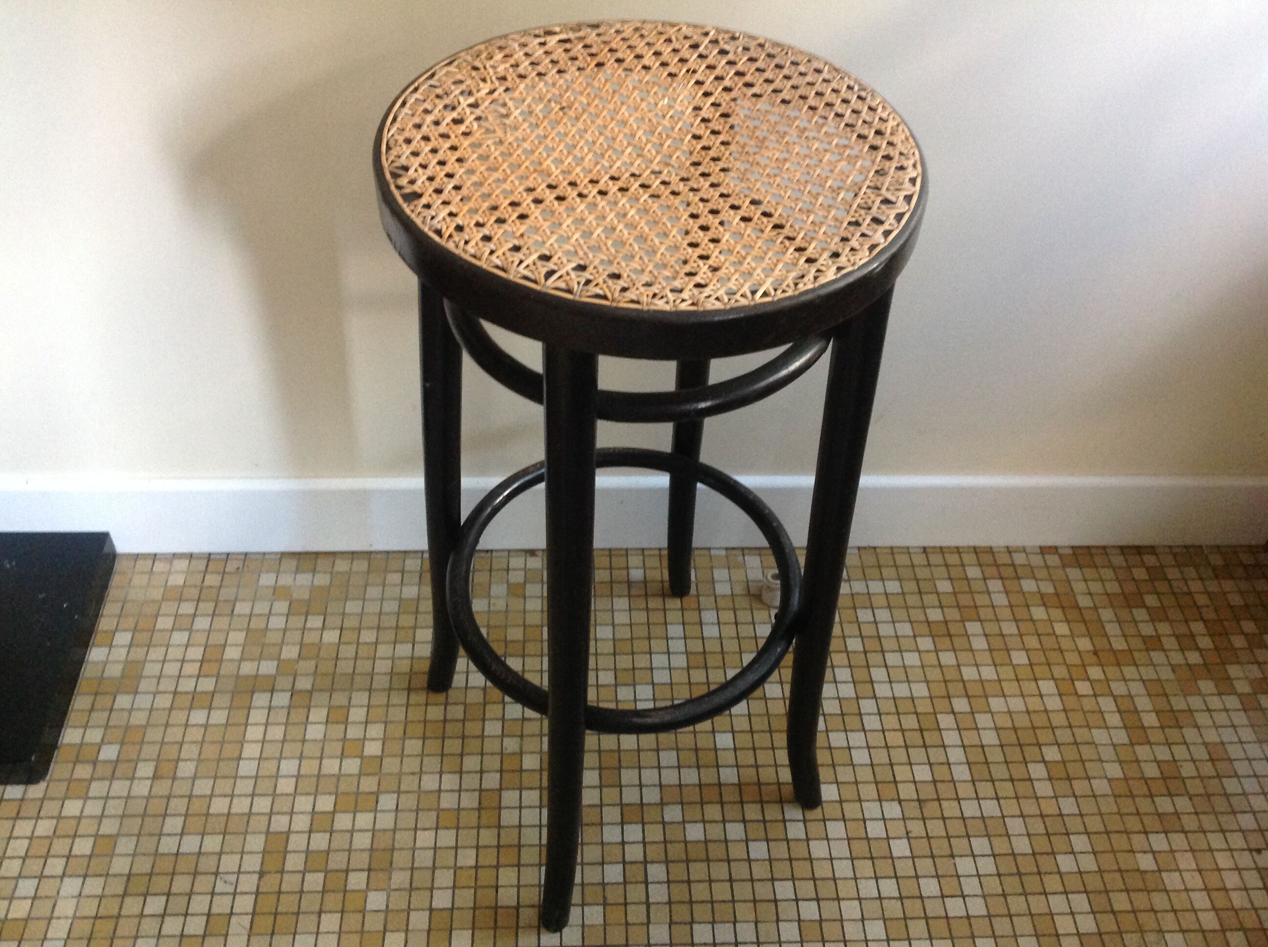 Bar stool