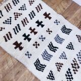 Azilal Berber rug in handmade wool 180 X 105 CM