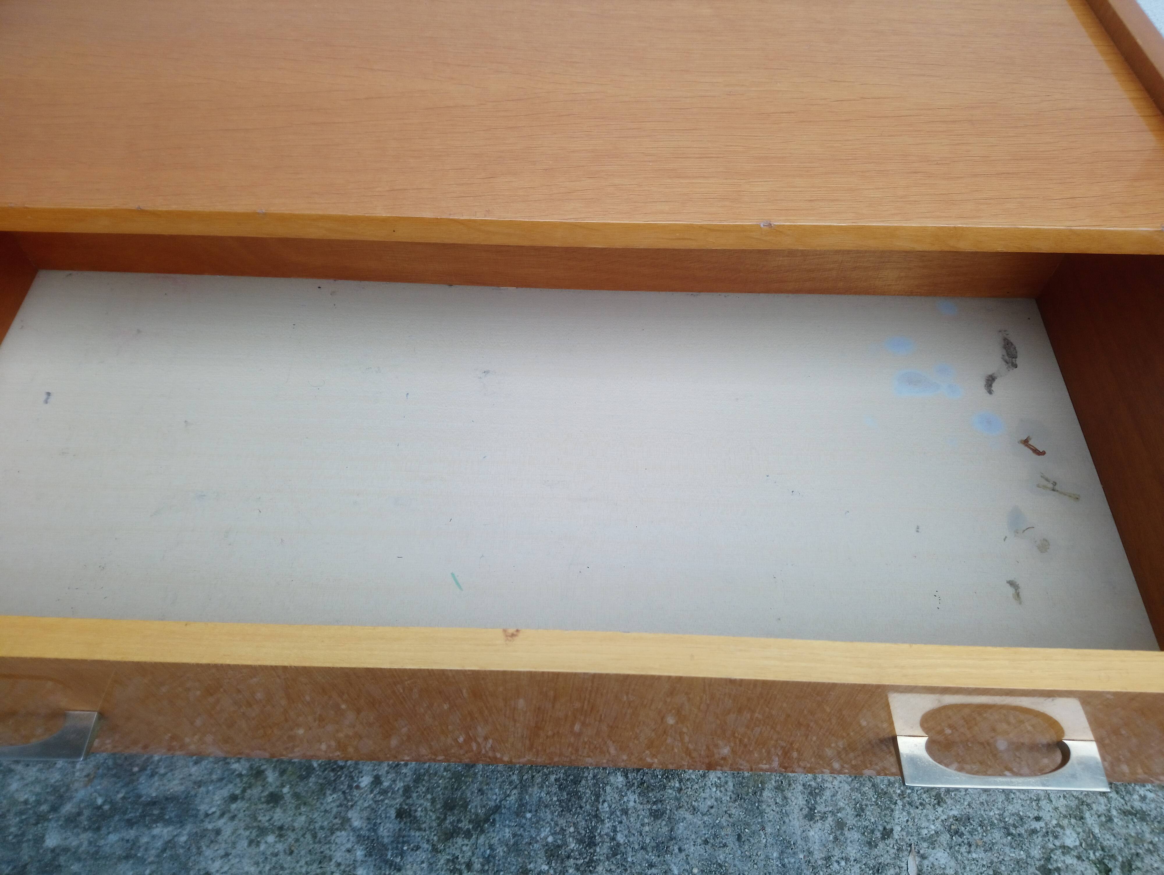 Commode quatre tiroirs année 1960