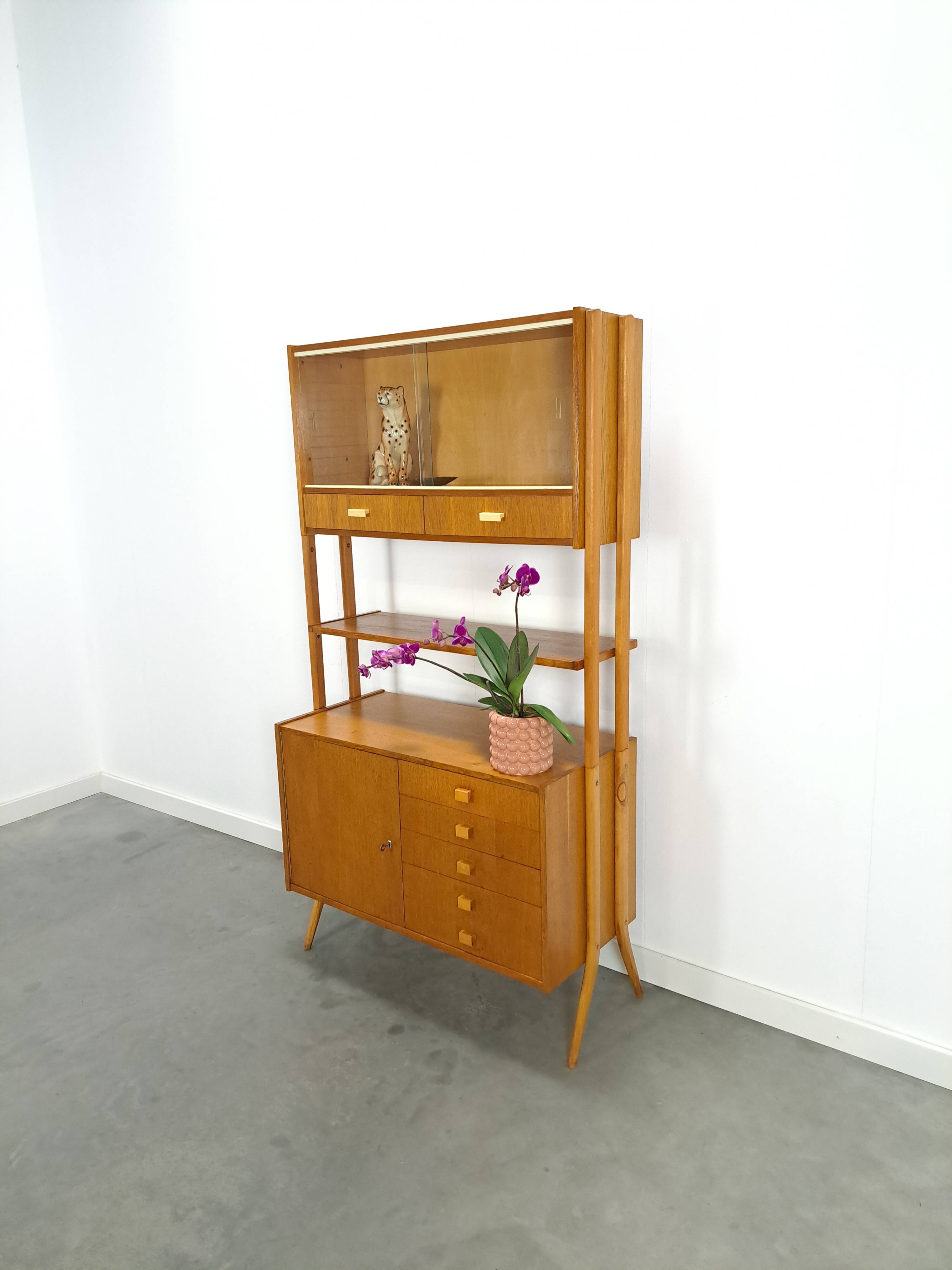 Design Frantisek Jirak vitrinekast met lades