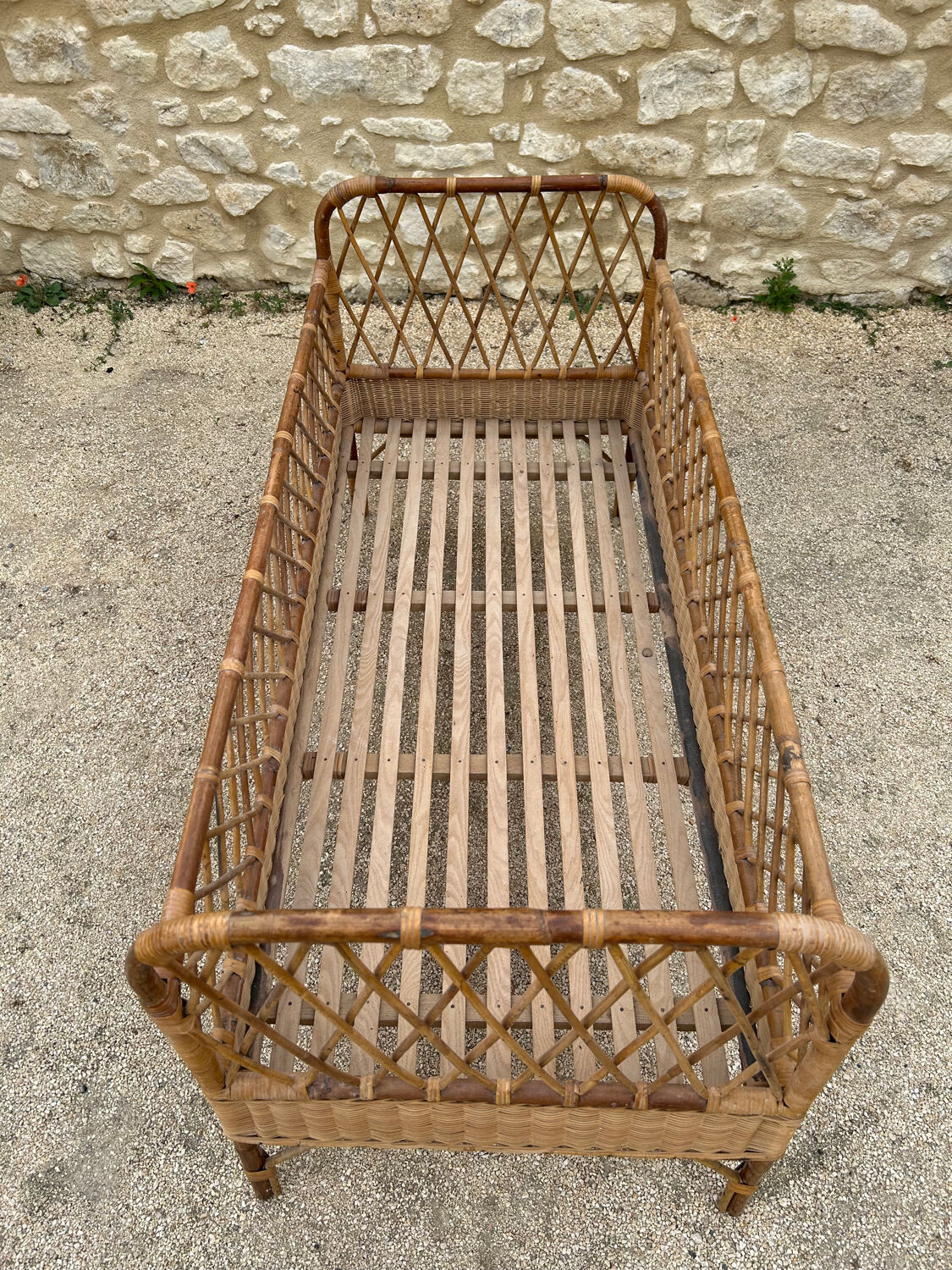 Rattan bed and wicker