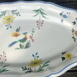Plat de service en porcelaine de la faïencerie de Gien modèle oiseaux de paradis