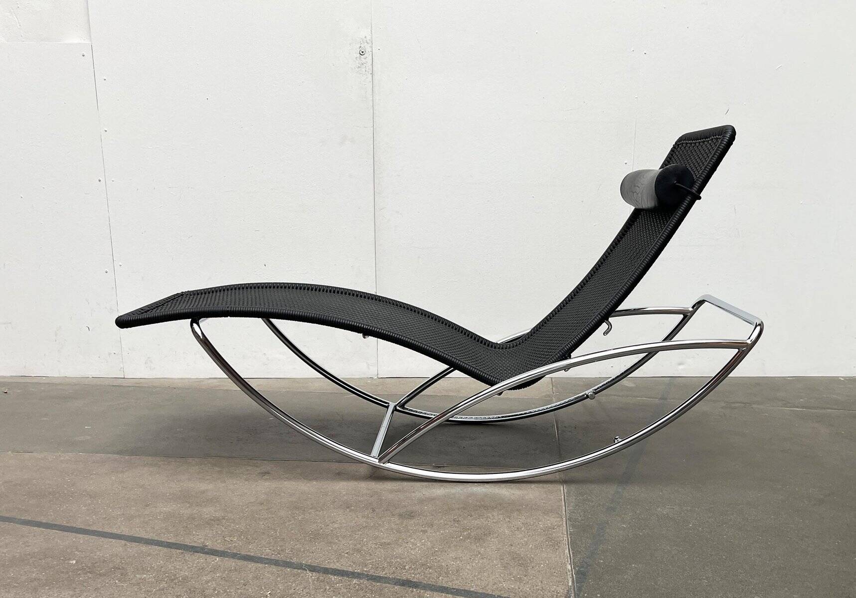 Vintage chaise longue model S 828 in tubular steel by Torben Skov for Thonet, 1980s.