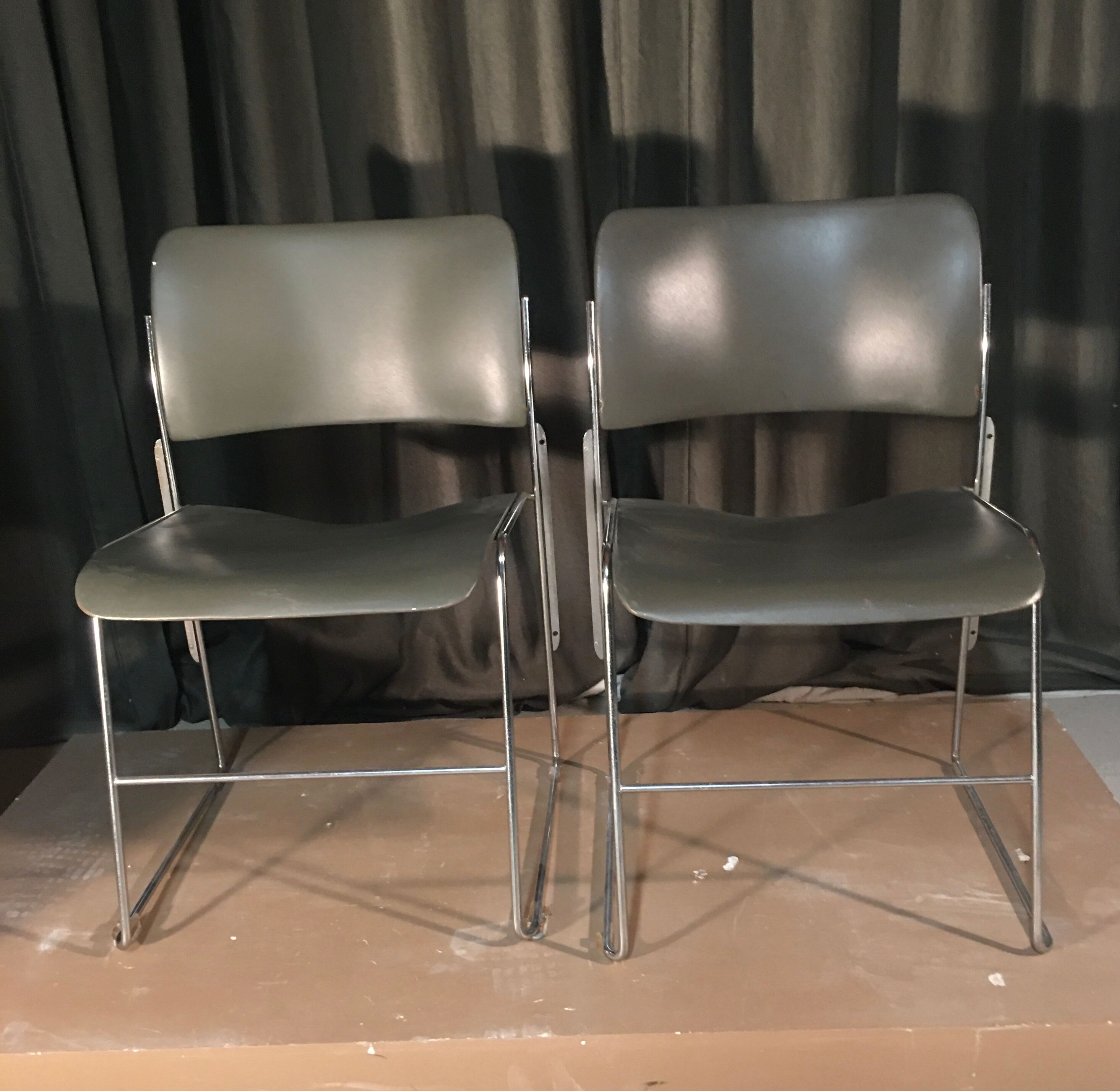 Paire chaises de David Rowland