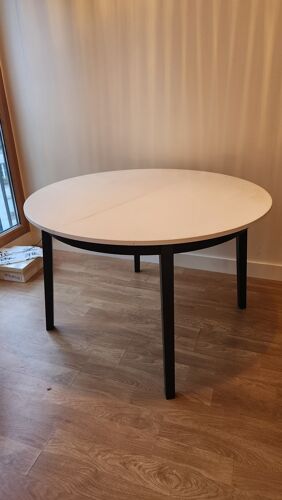 Table en bois solide