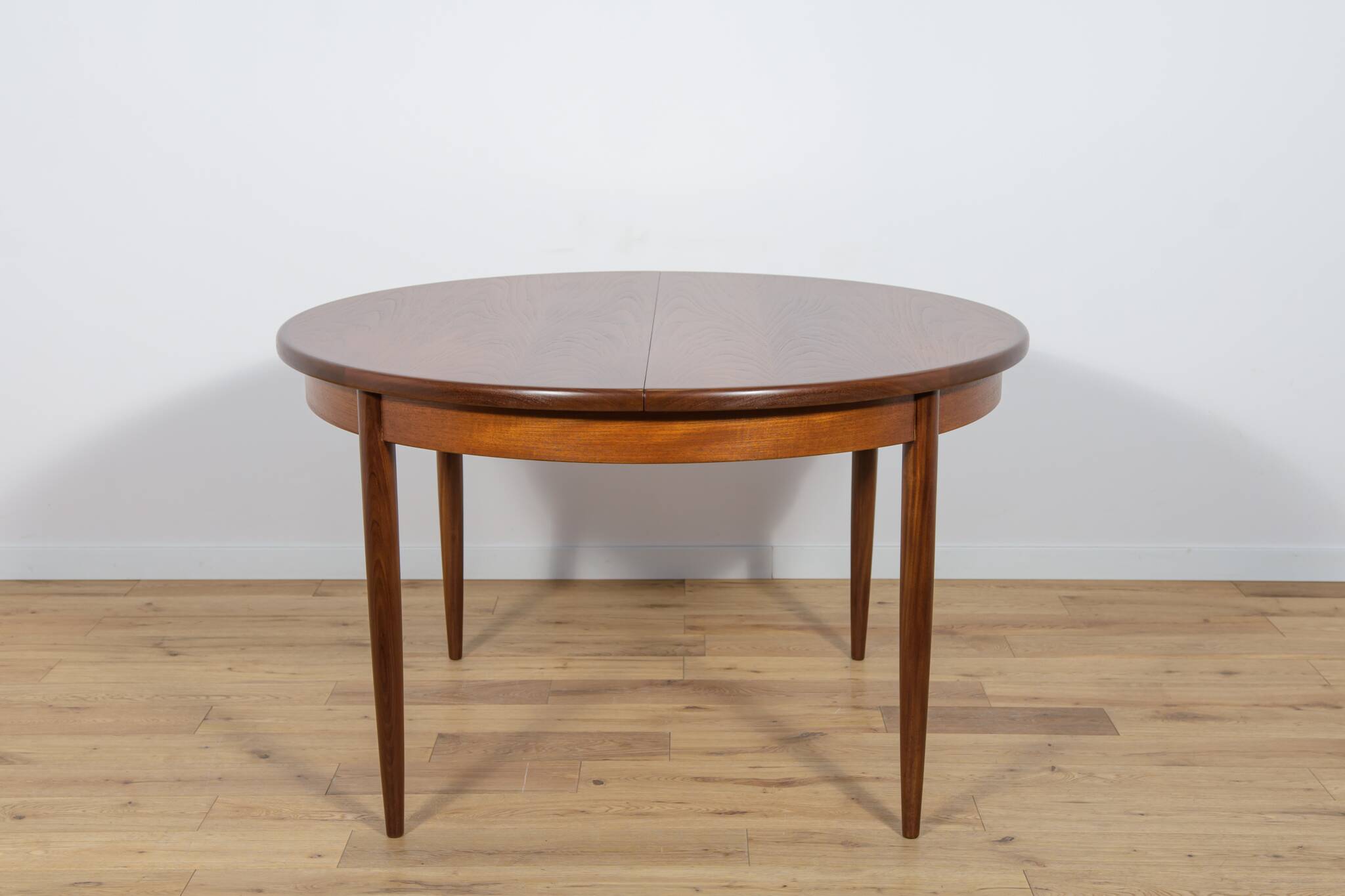 Mid-century teak round fresco dining table from g-plan, 1960s