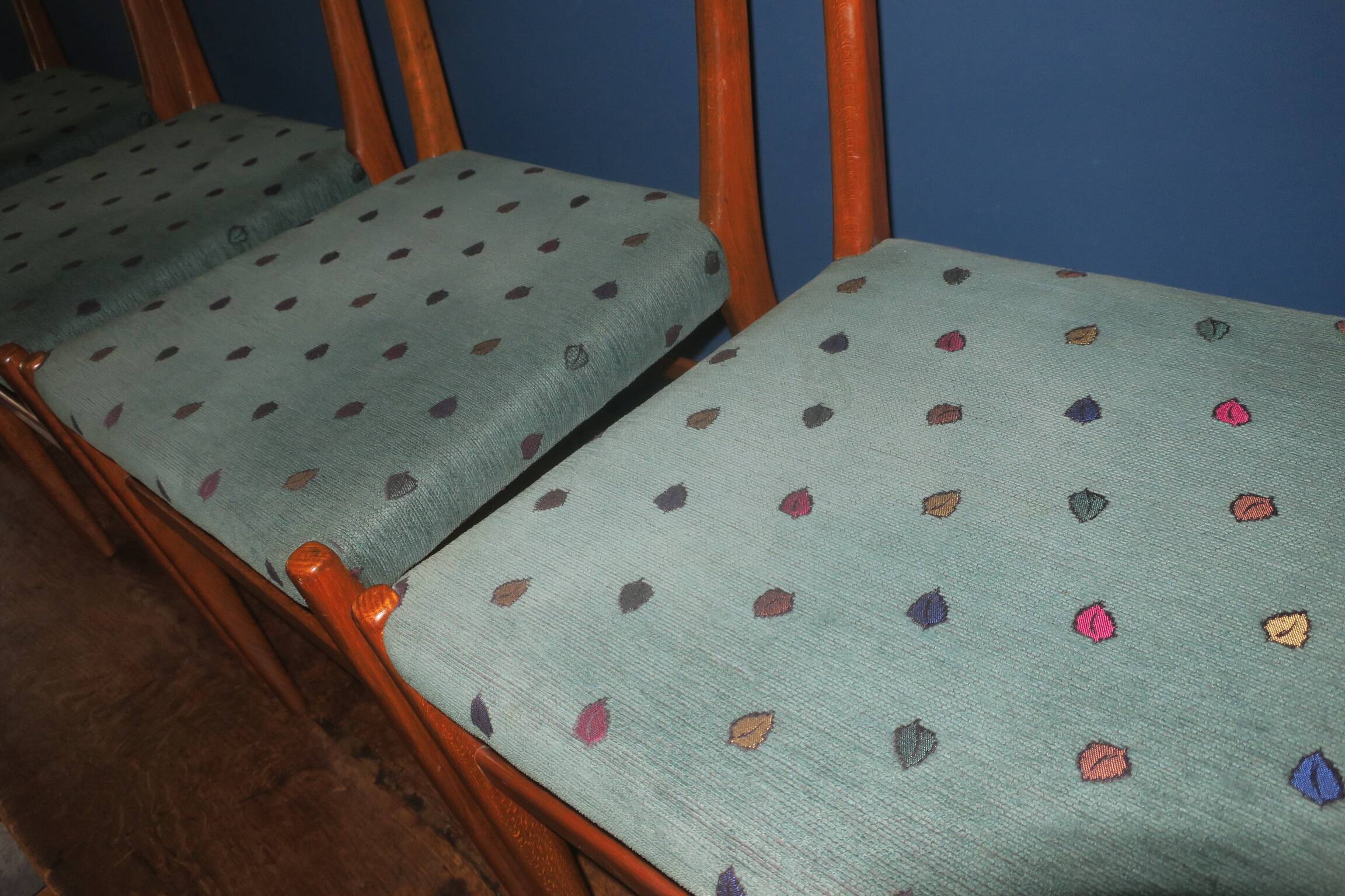 Set of 4 mid century dining chairs with turquoise covers, 1960