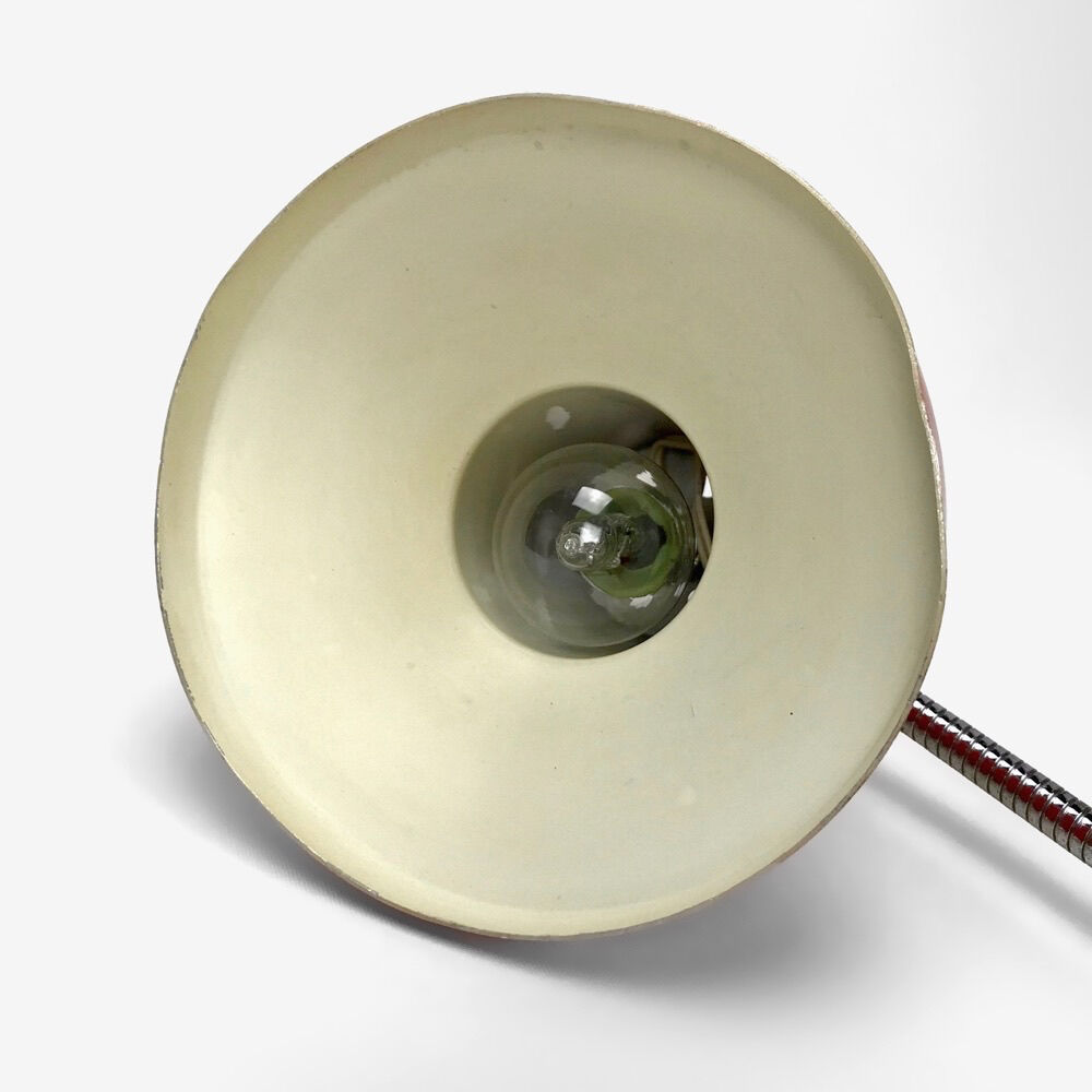 Orange casserole pose lamp