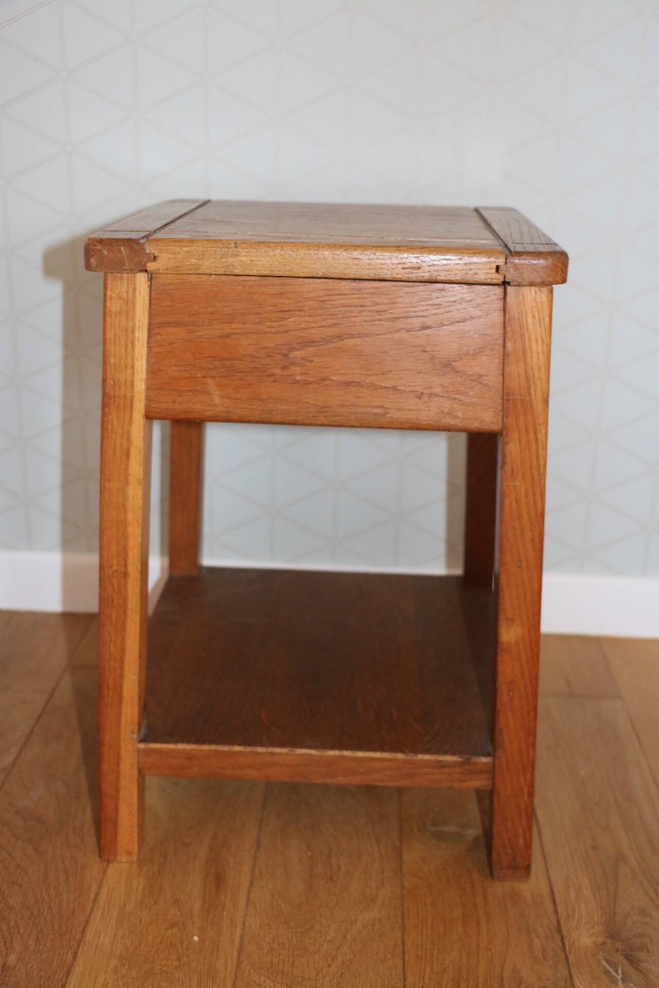 Tabouret/chevet chêne reconstruction