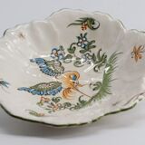 Empty pocket in faience
