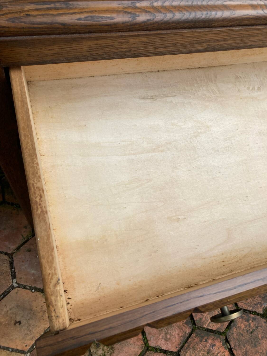 Vintage chest of drawers with splayed legs