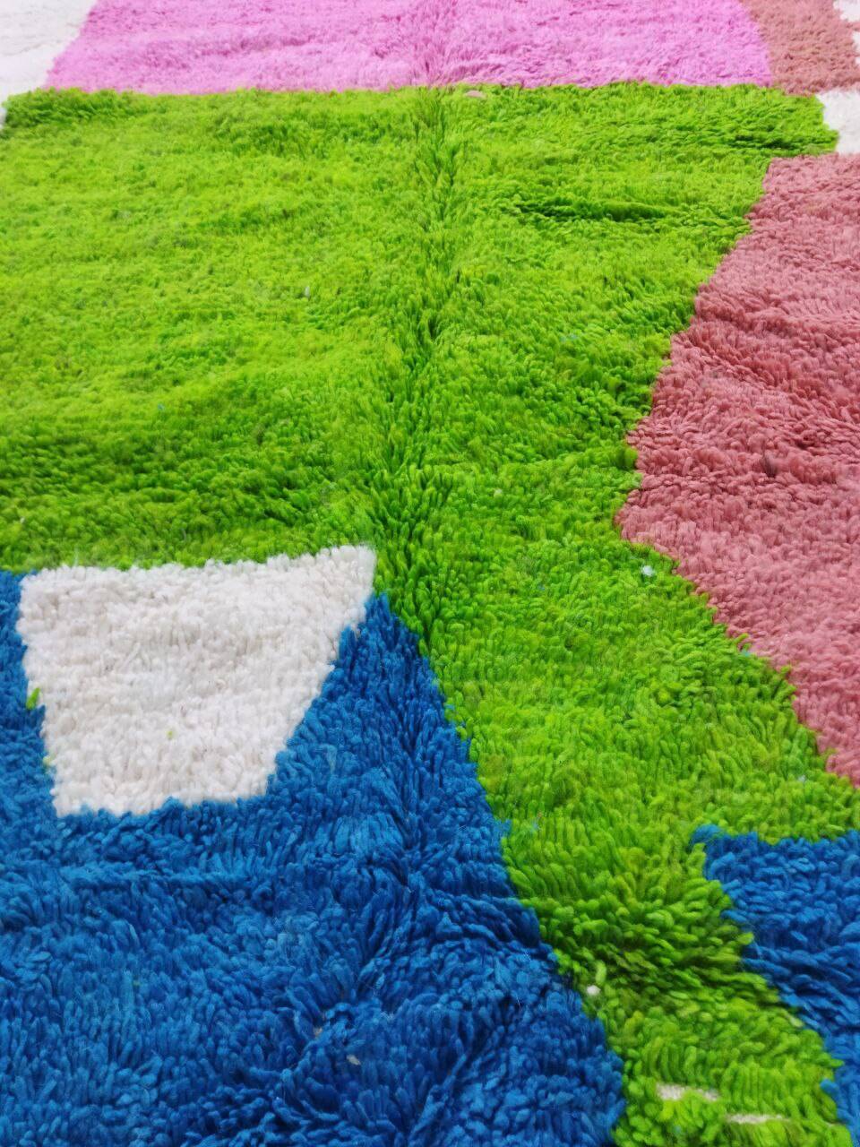 Handmade moroccan berber rug 250 x 148 cm