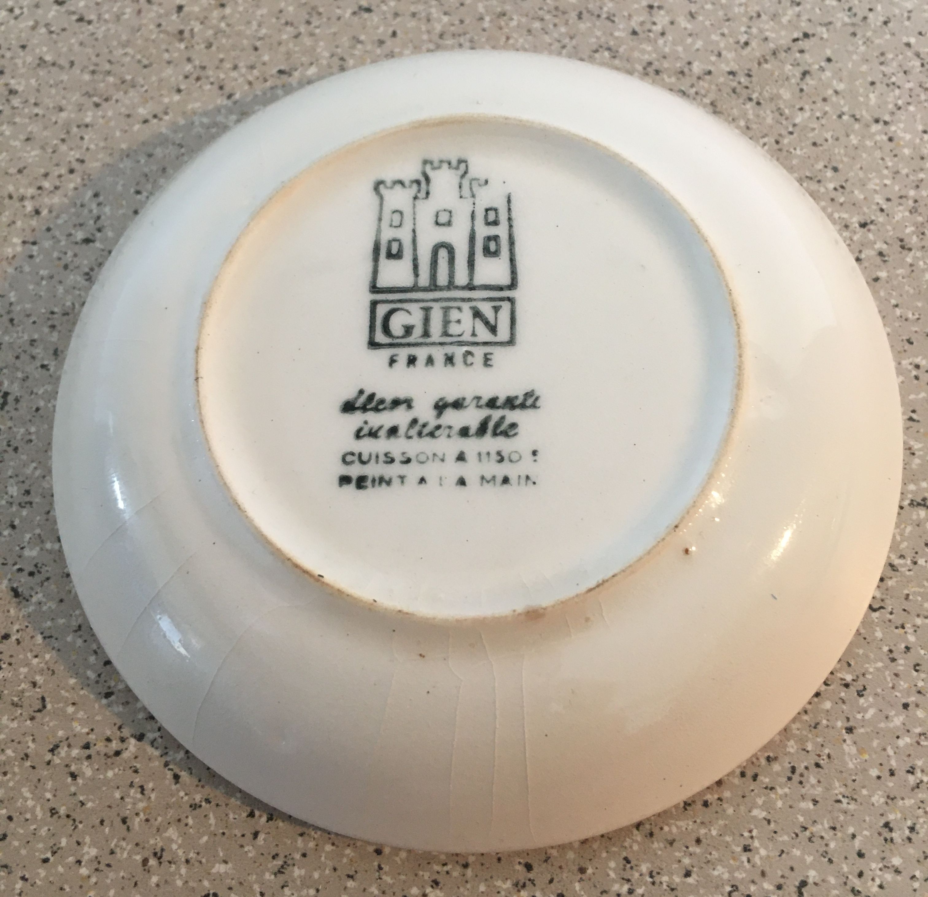 Small cup in Gien earthenware painted by hand