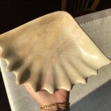 Shell-shaped soap dish in hard stone
