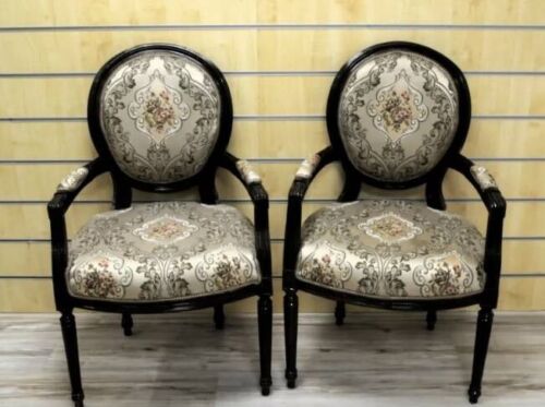 Fauteuils stye Louis XV avec motifs