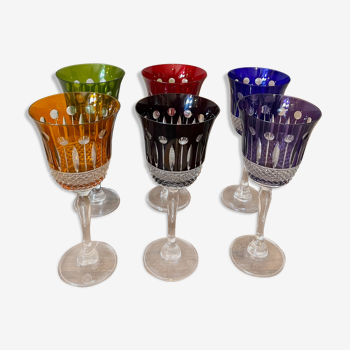 6 verres en cristal colorés