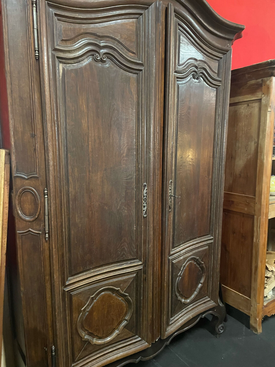 Louis XV cupboard, shapely door