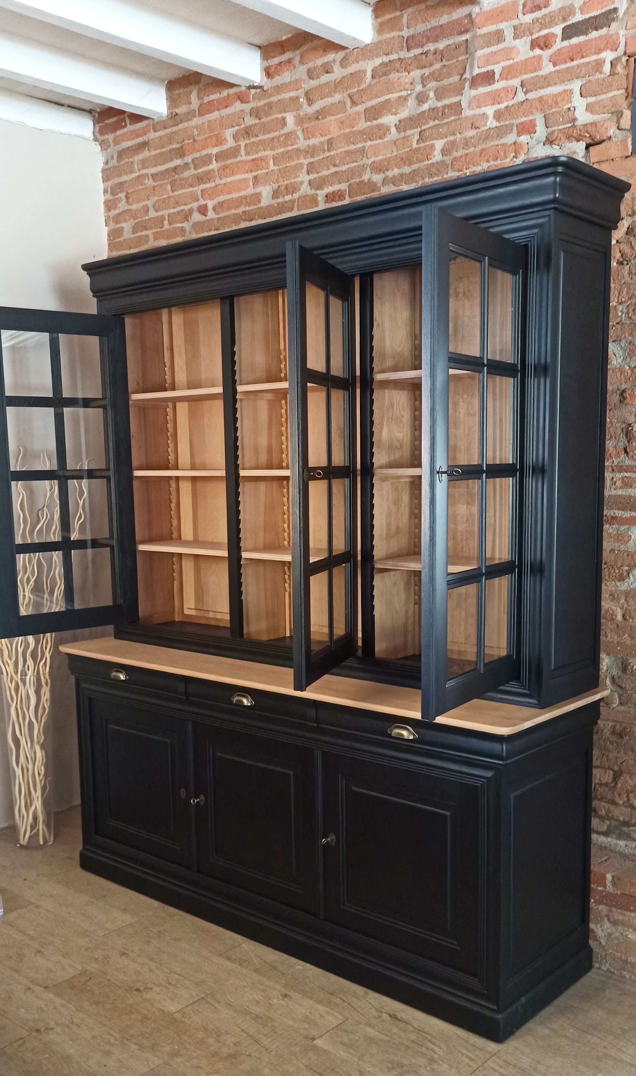 Black and wood bookcase
