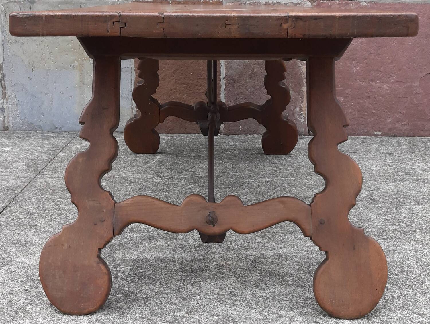 Spanish table with oak lyre legs (19th century)