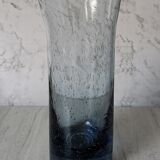 Vase in blown and bubbled glass