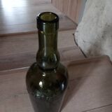 Bouteille ancienne en verre épais