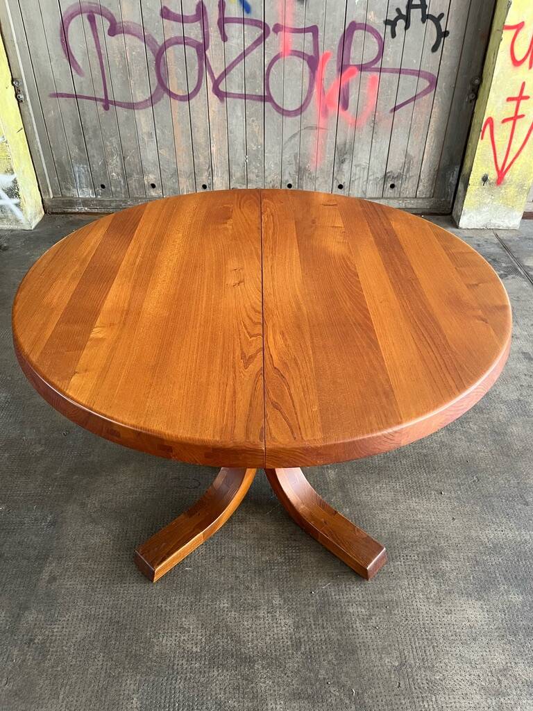 Table T40 in solid oak by Pierre Chapo from around 1970.