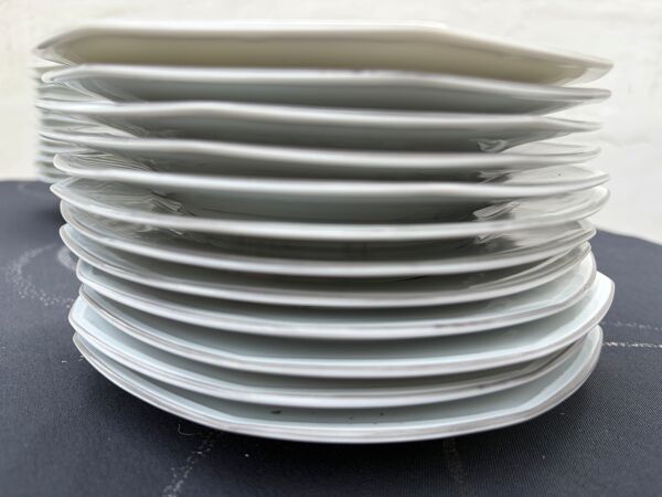 Lot de 12 Assiettes à dessert en porcelaine de sologne