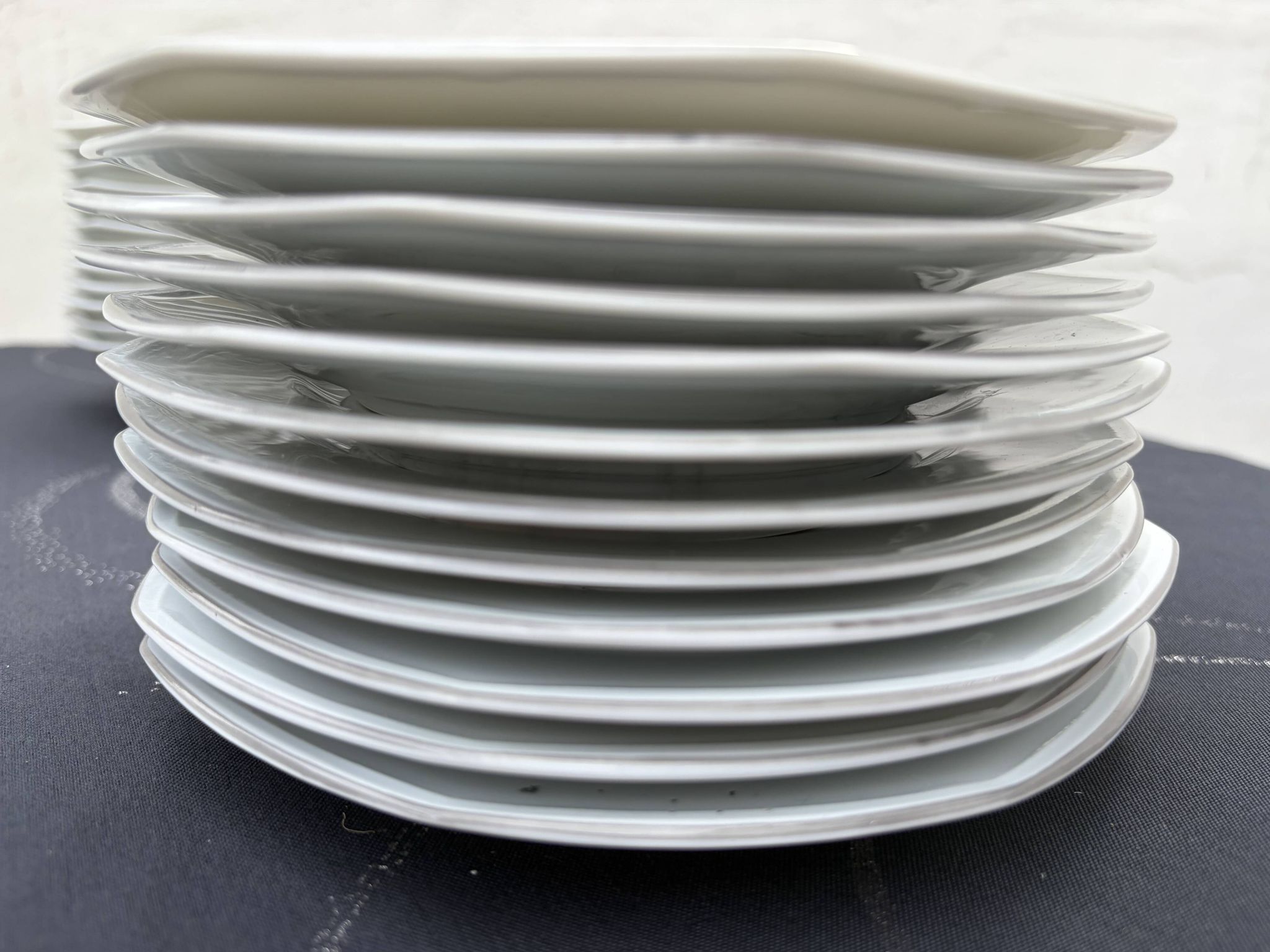 Lot de 12 Assiettes à dessert en porcelaine de sologne