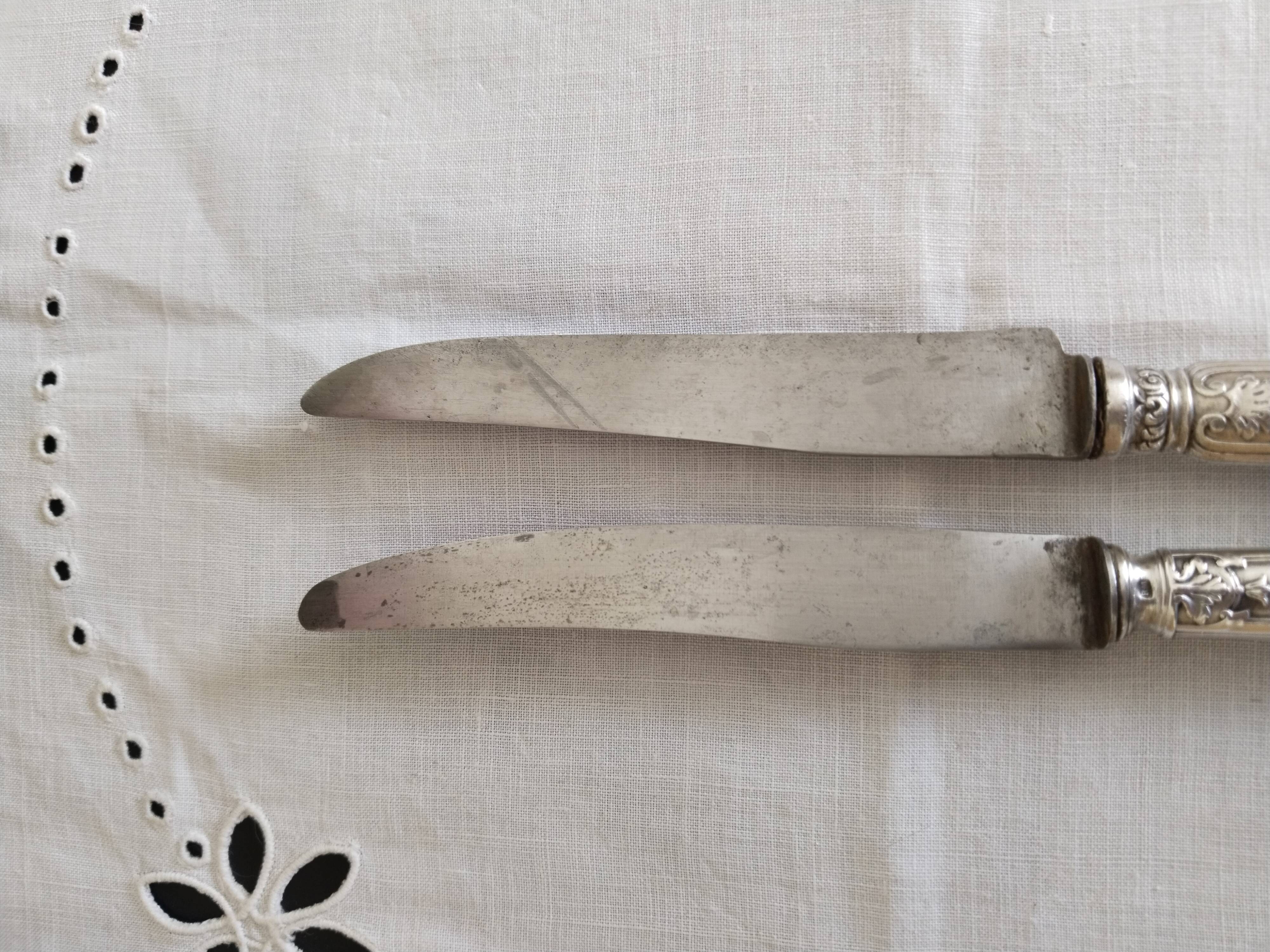 Set of 2 vintage knives, steel blade and silver handle