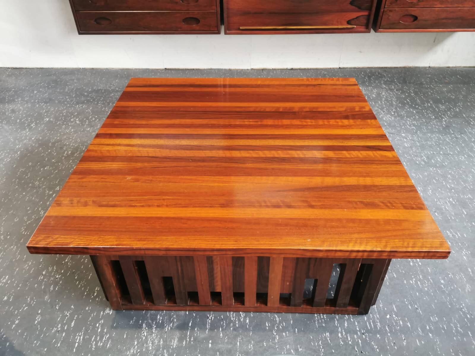 Table basse XL design vintage en bois exotique