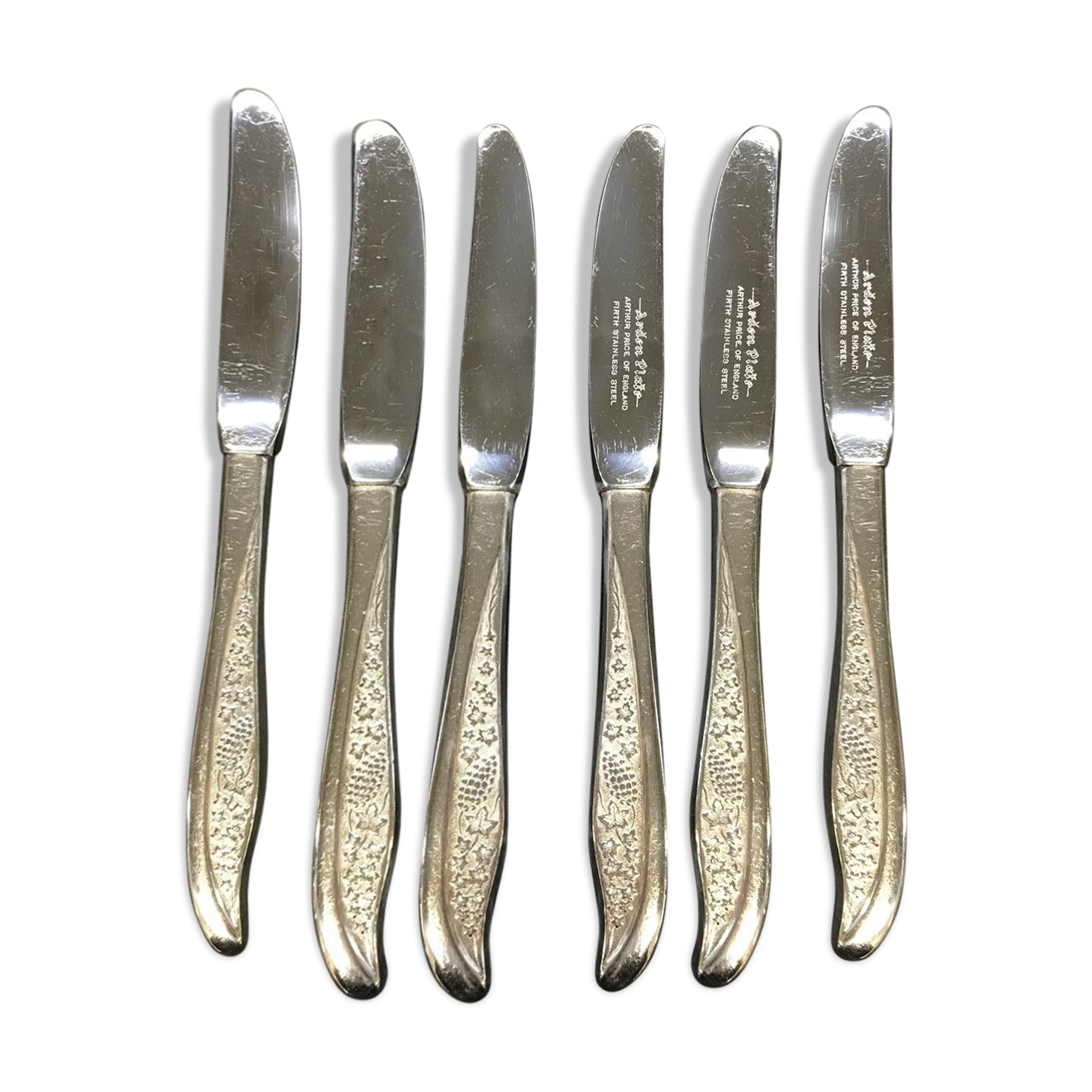 Box of 6 small English knives in silver metal