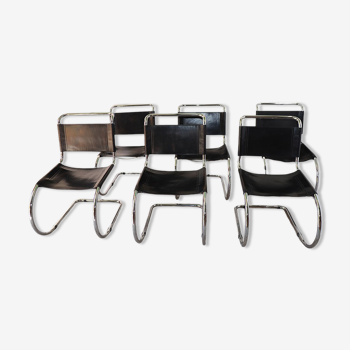 Series of 6 minimalist chairs in chrome metal and black leather around 1970