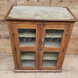 Ancien cabinet vitré en teck birman