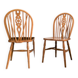 Paire de chaises vintage bois clair, dossier à barreaux, style campagne chic