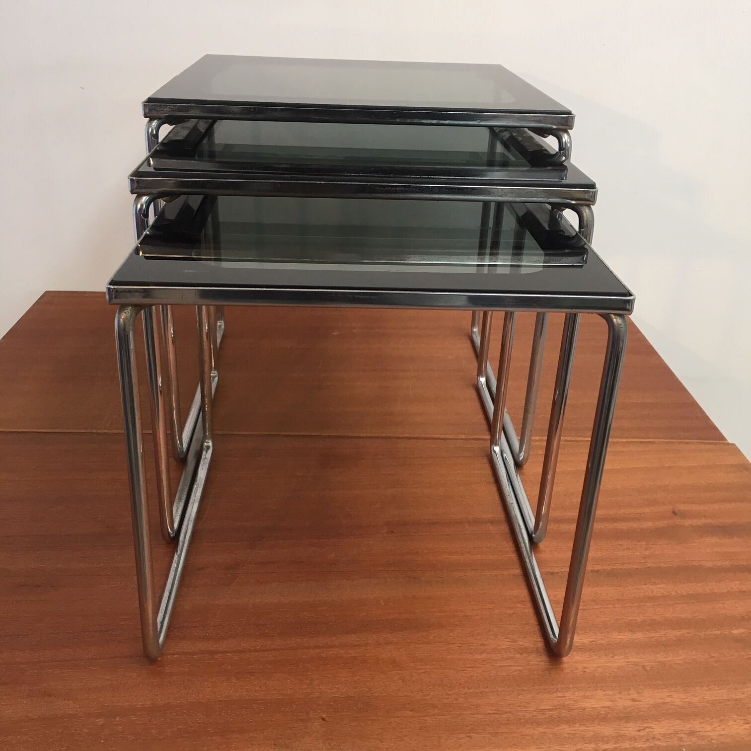 Tables pull-out 70 years