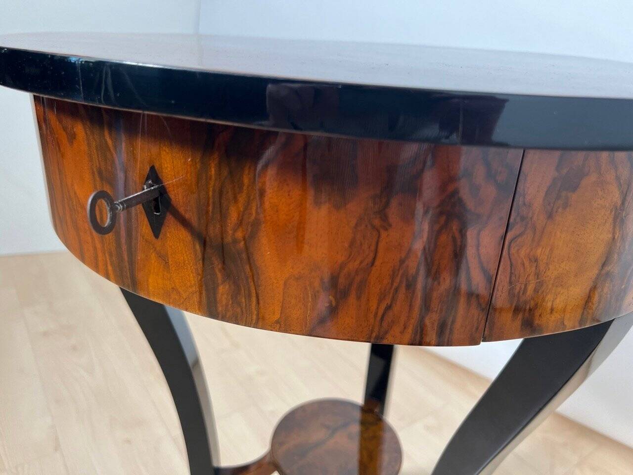 Round Biedermeier Sewing Table in Walnut with Ebonized Legs, South Germany, 1825