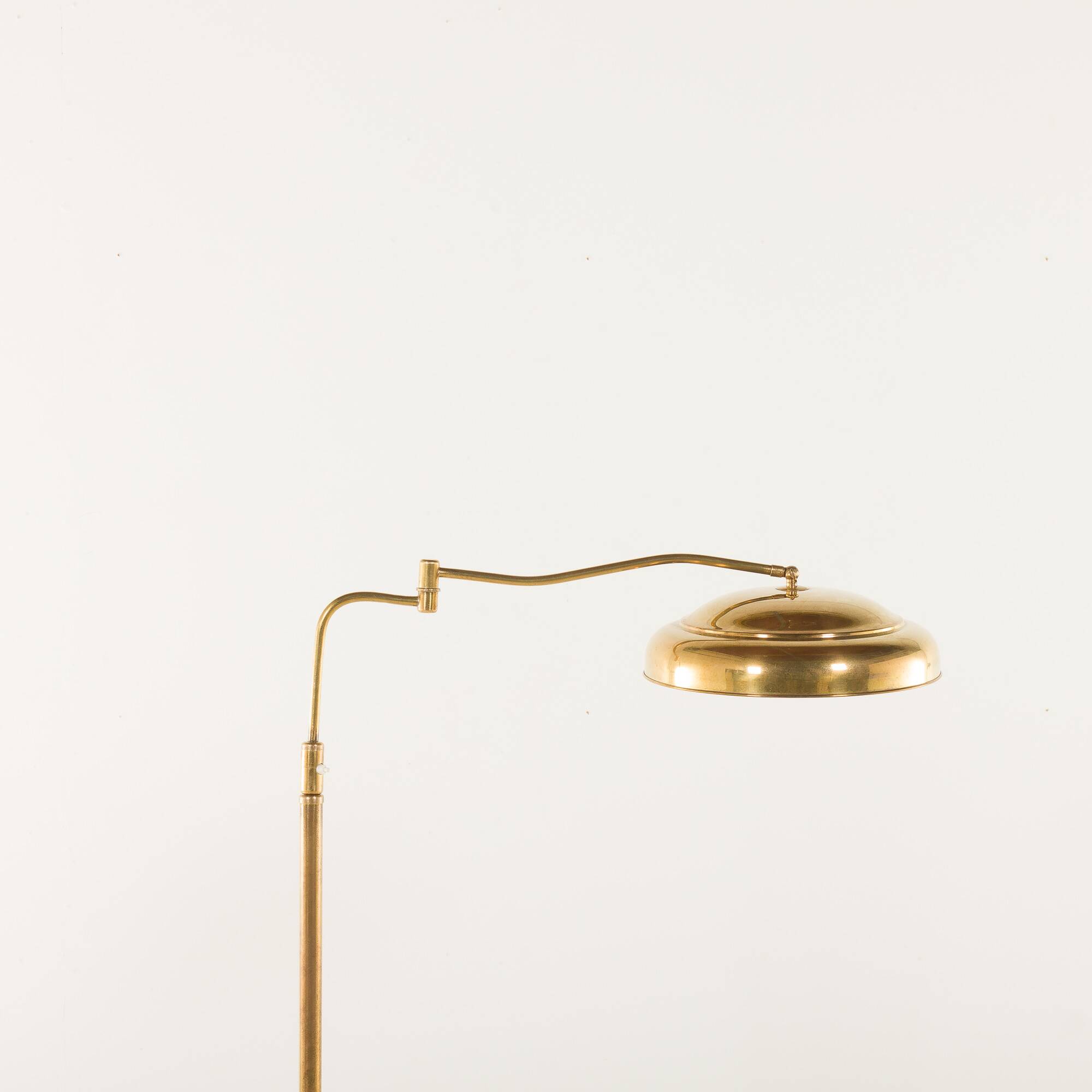 Italian swing arm brass floor lamp with marble base, 1970s