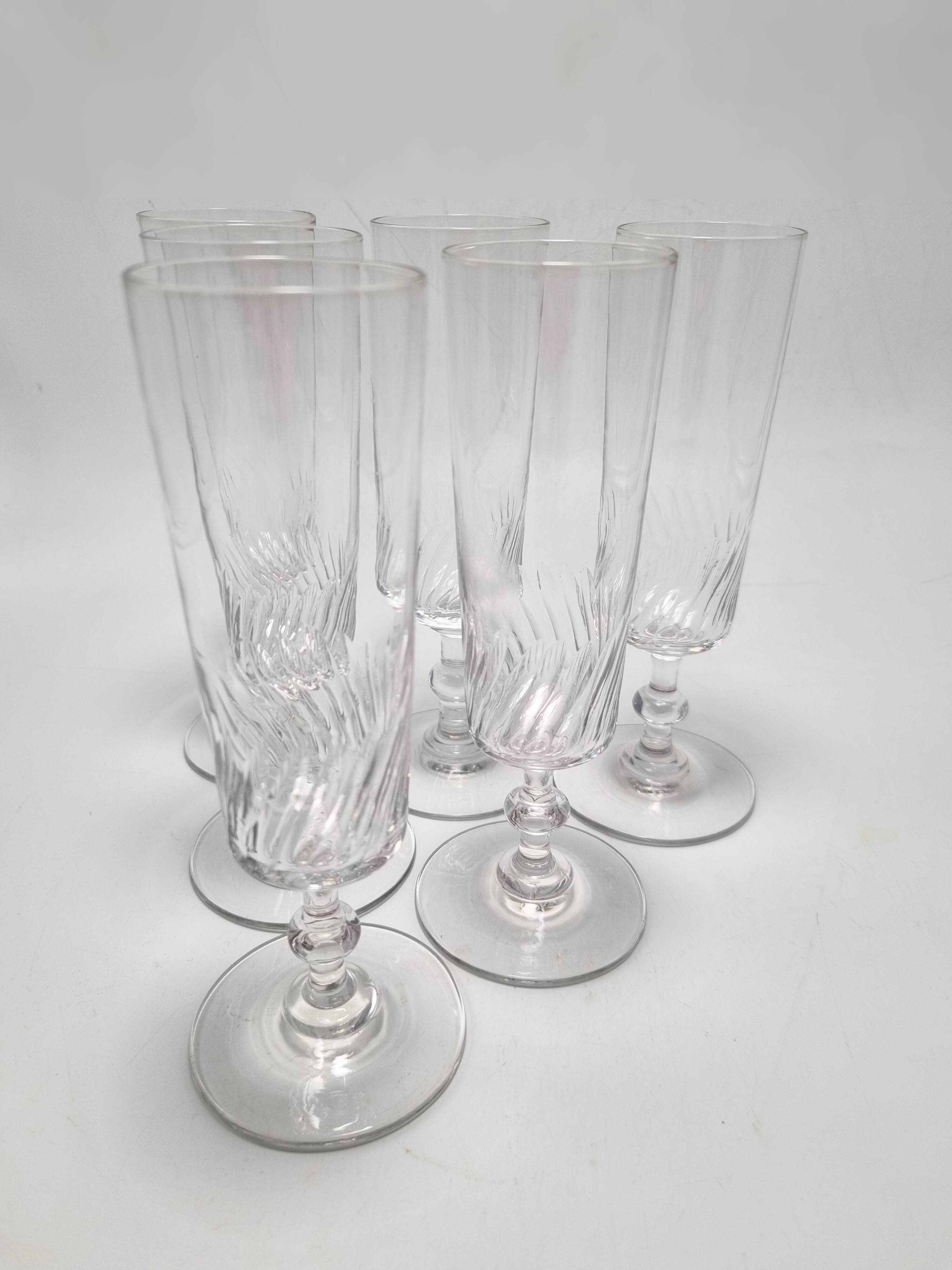 6 champagne flutes